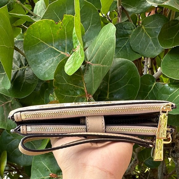 Michael Kors Jet Set Travel Double Zip Phone Wallet MK Zebra Print Camel Multi - Picture 5 of 11